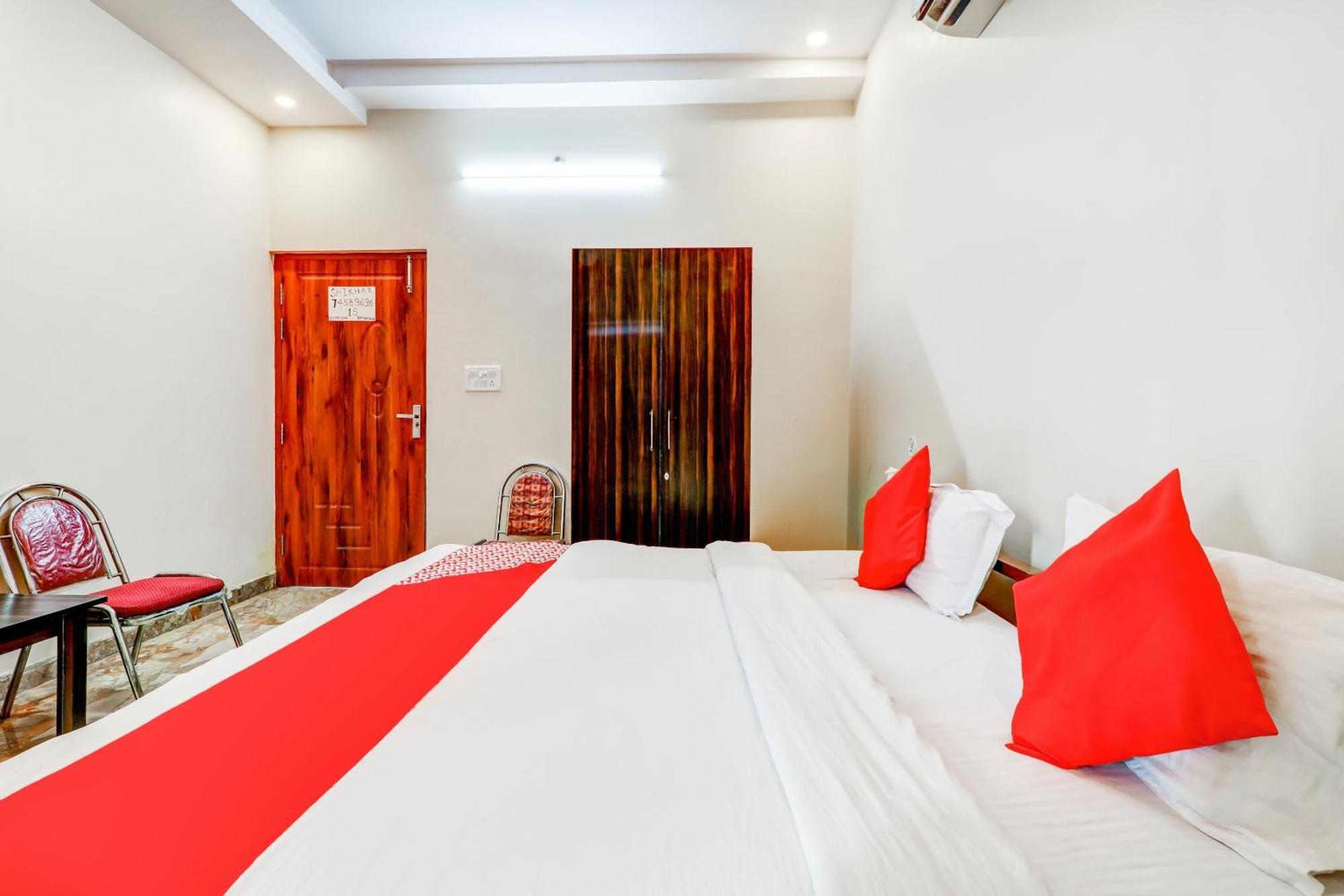 Hotel Oyo Flagship Raghuvar Palace Lakhnaú Exteriér fotografie