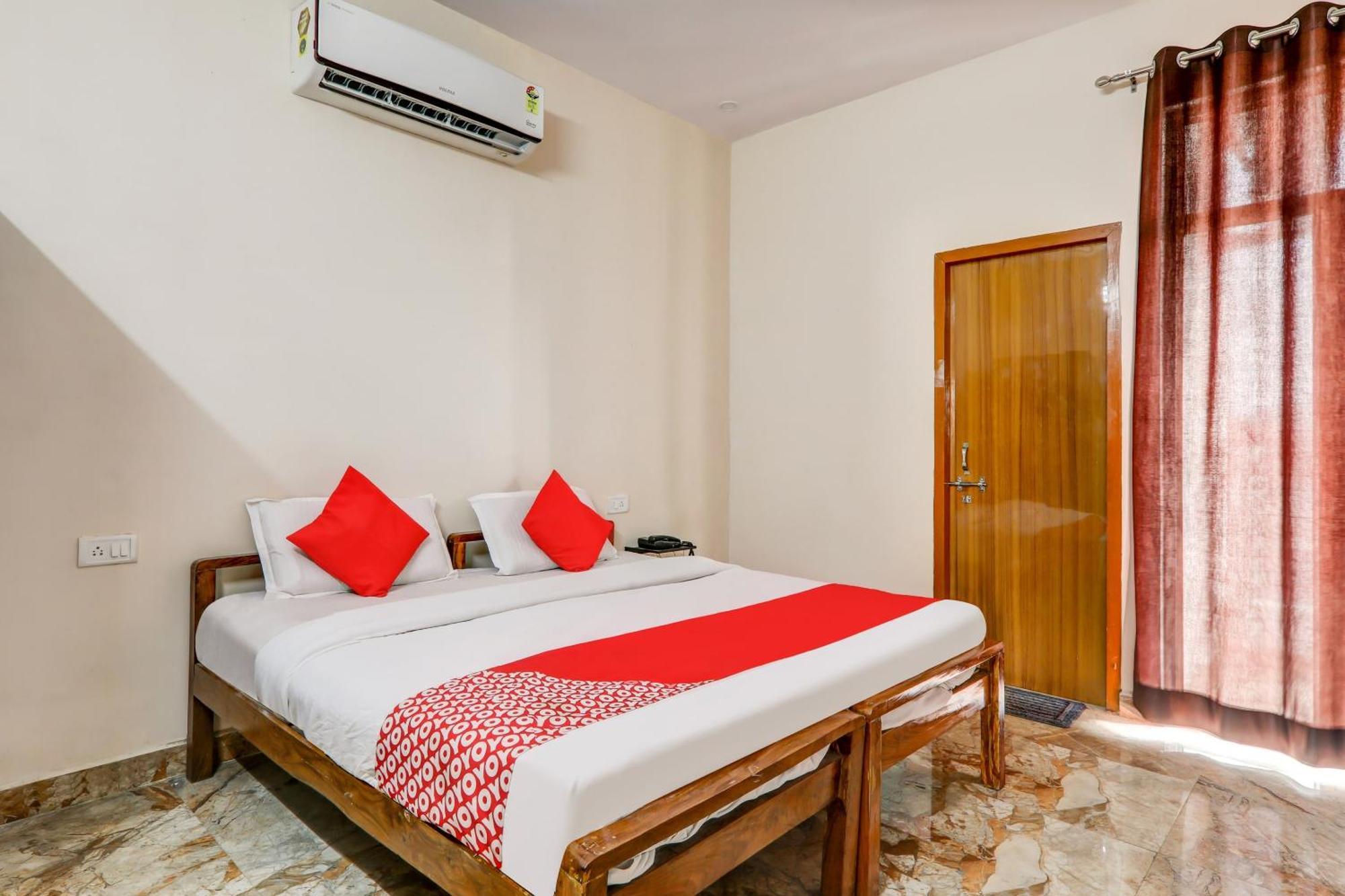Hotel Oyo Flagship Raghuvar Palace Lakhnaú Exteriér fotografie