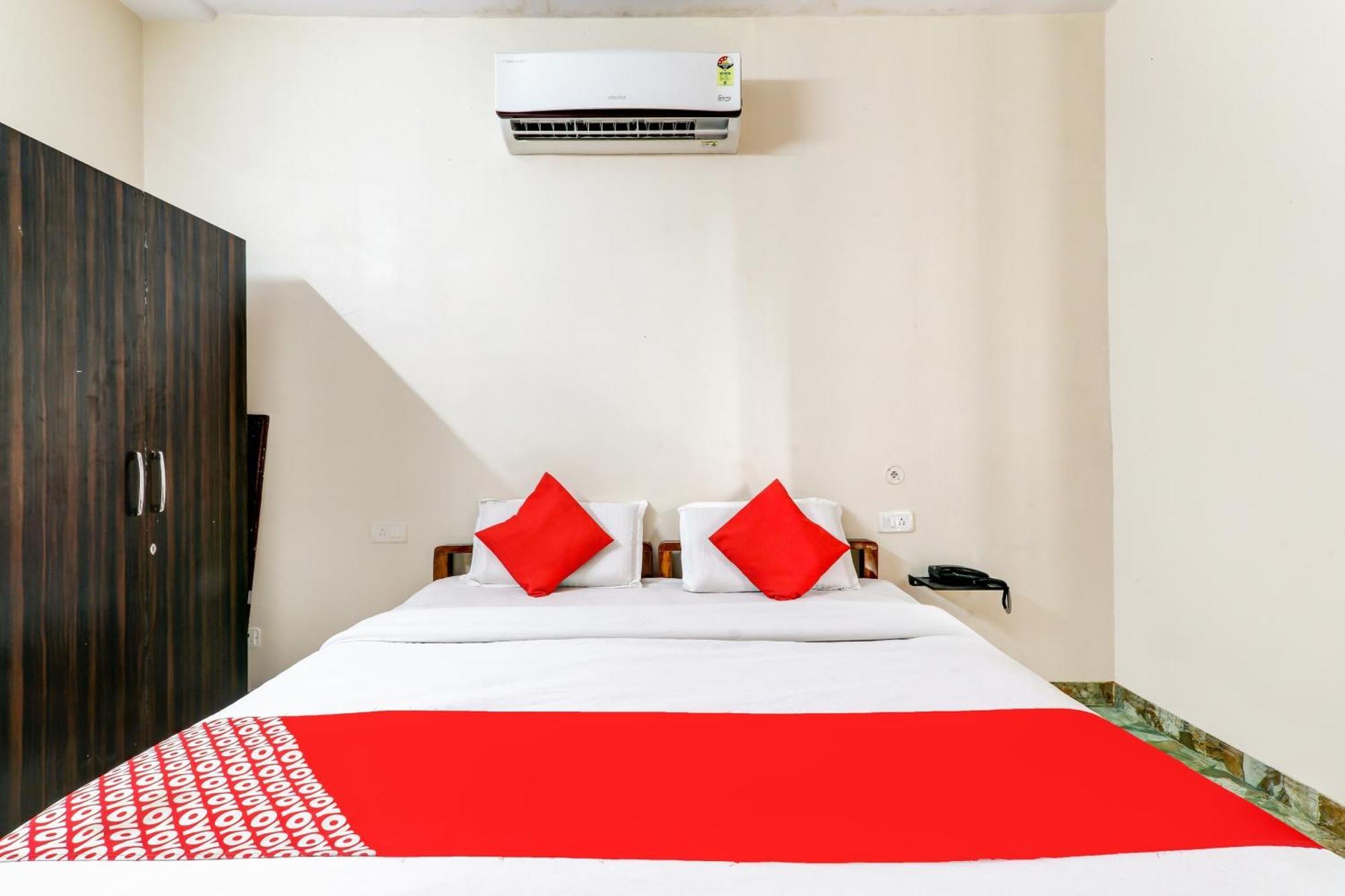 Hotel Oyo Flagship Raghuvar Palace Lakhnaú Exteriér fotografie