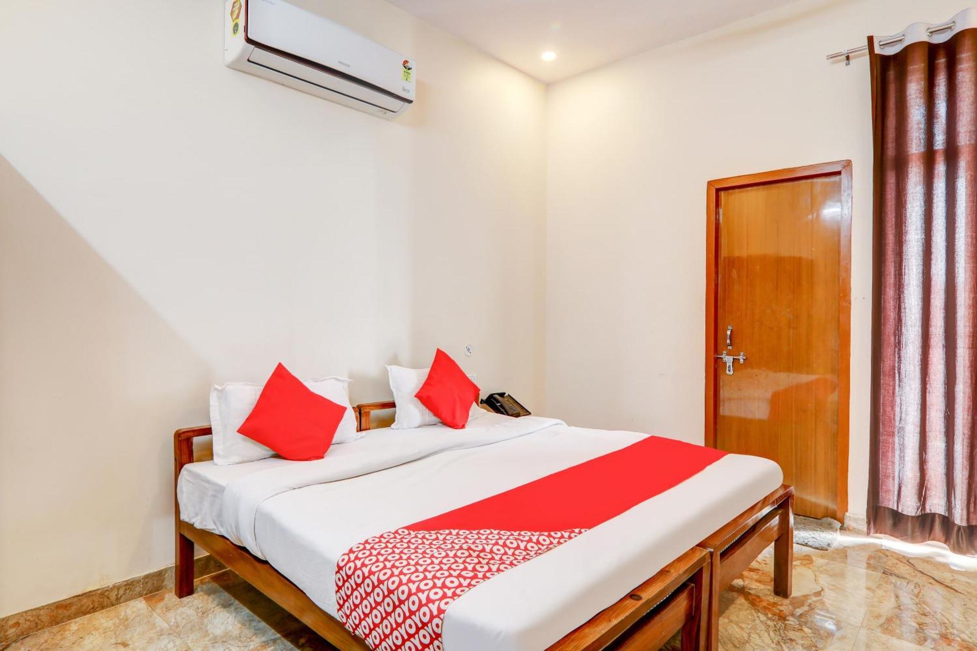 Hotel Oyo Flagship Raghuvar Palace Lakhnaú Exteriér fotografie