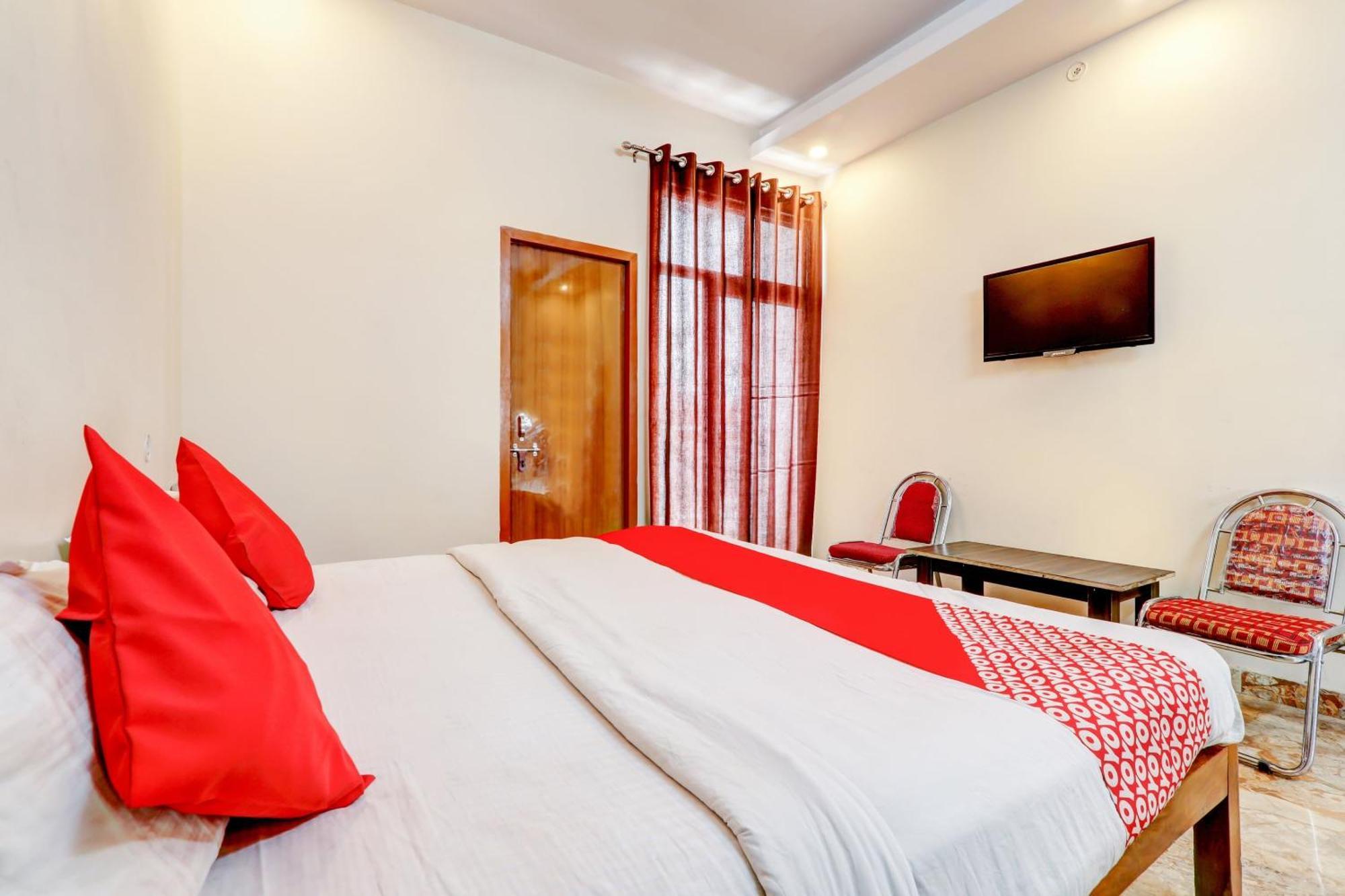 Hotel Oyo Flagship Raghuvar Palace Lakhnaú Exteriér fotografie