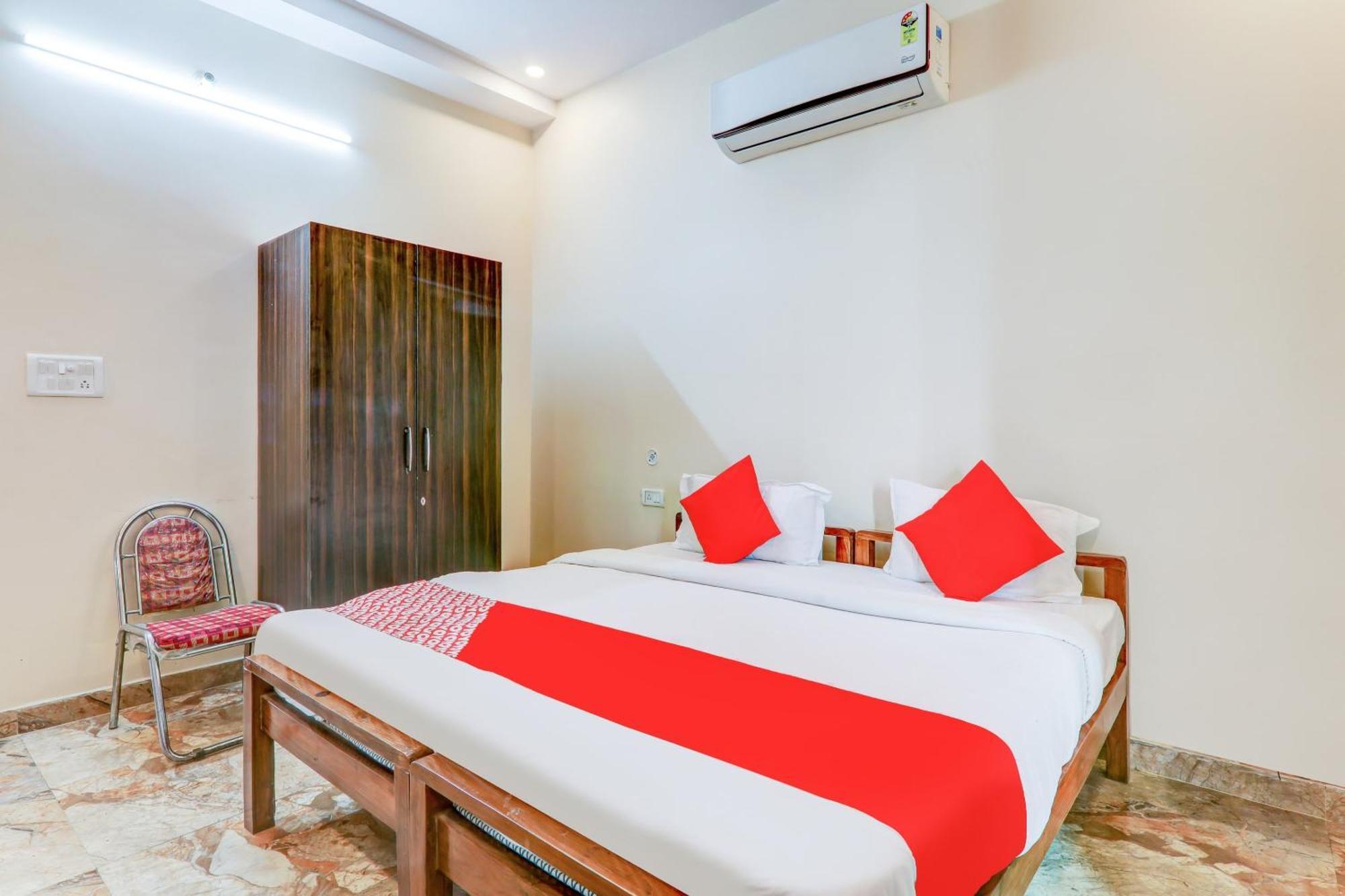 Hotel Oyo Flagship Raghuvar Palace Lakhnaú Exteriér fotografie
