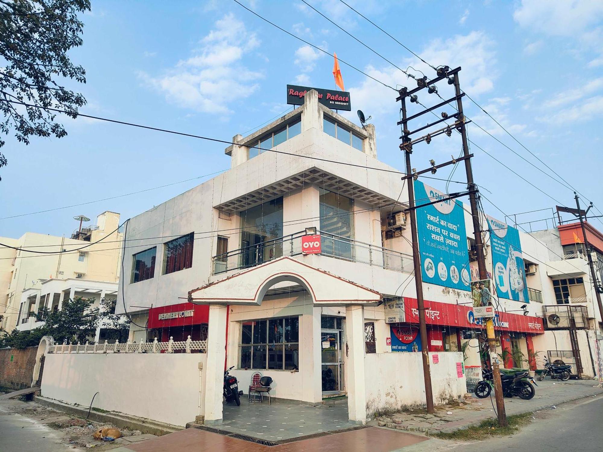 Hotel Oyo Flagship Raghuvar Palace Lakhnaú Exteriér fotografie