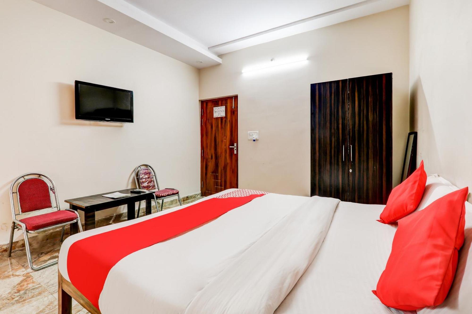 Hotel Oyo Flagship Raghuvar Palace Lakhnaú Exteriér fotografie
